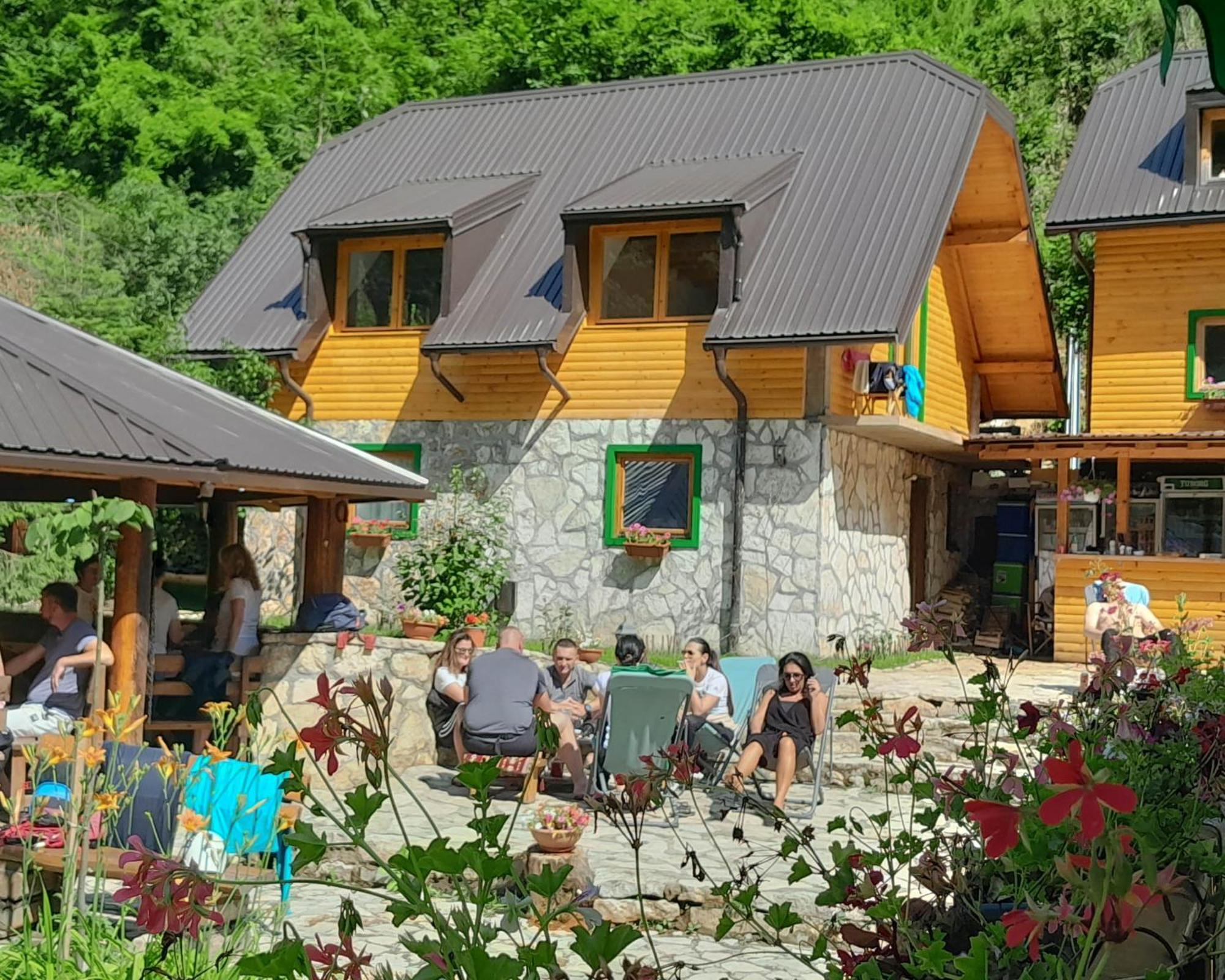 Hotel Rafting Camp Encijan Foca Zewnętrze zdjęcie